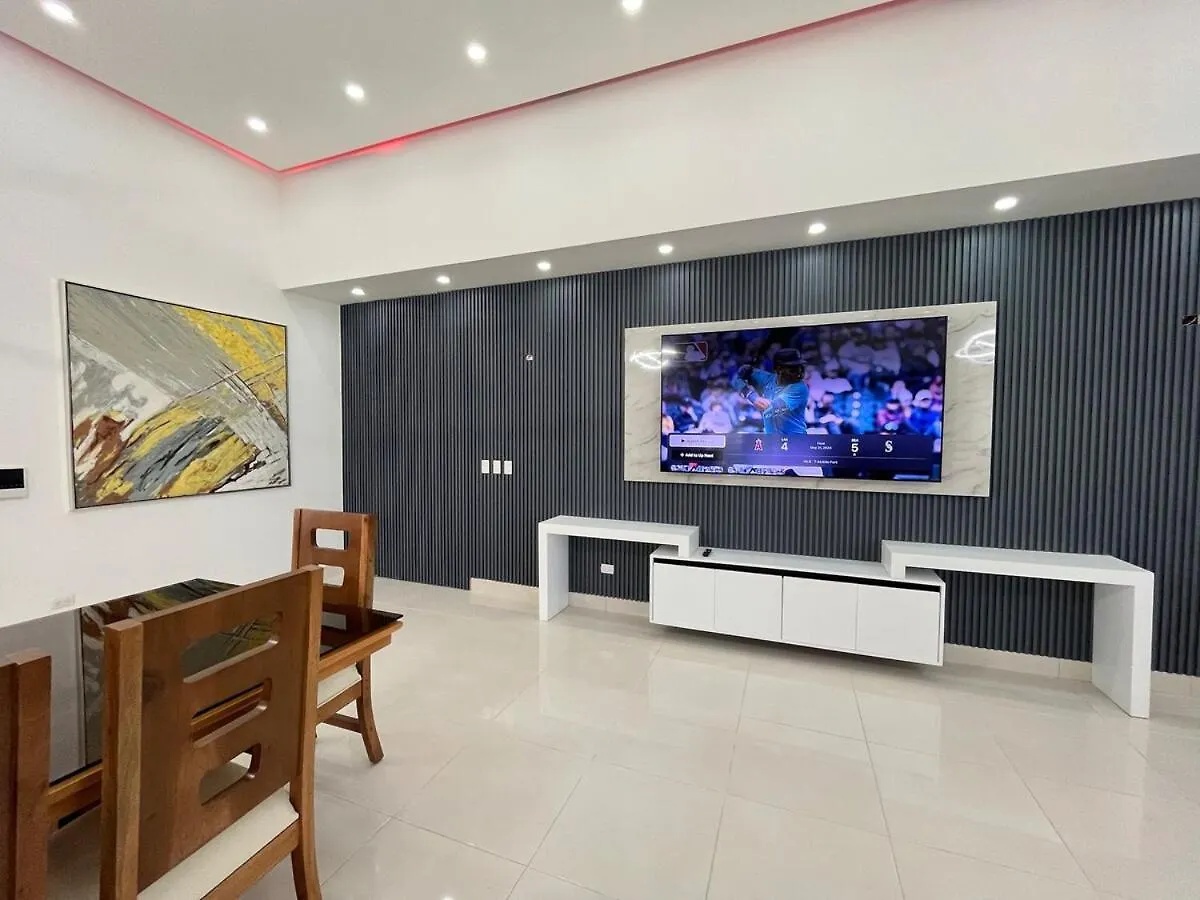 Magnifica Villa En كابريرا