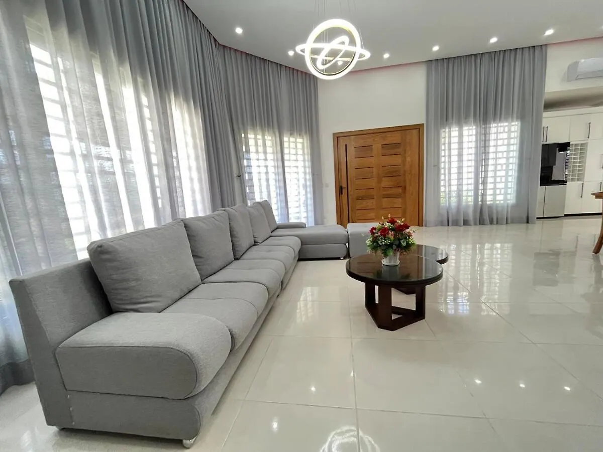 Magnifica Villa En كابريرا 0*,
